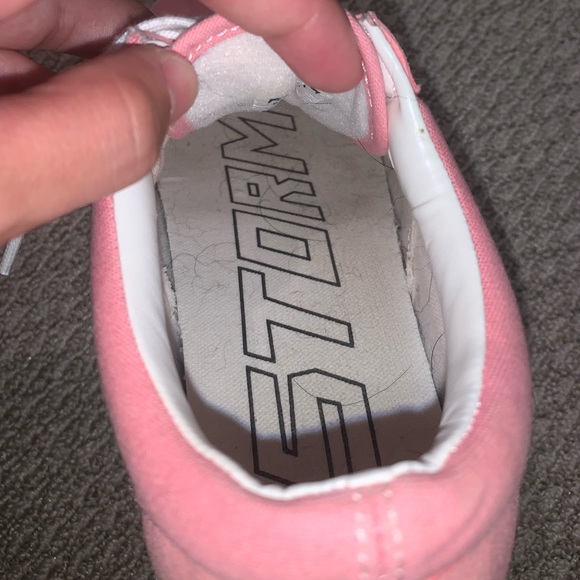 Revenge x Storm Pink Shoes - Picture 4 of 8